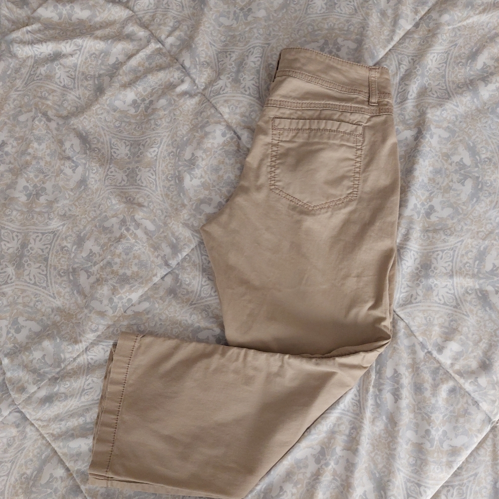 Women's Capri Pants, Khaki, Size 5/6 - Picture 11 of 12